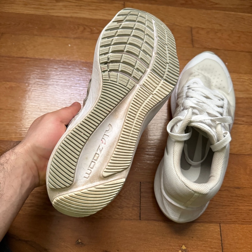 Women’s White Nike Zoom Shoes - Picture 9 of 10